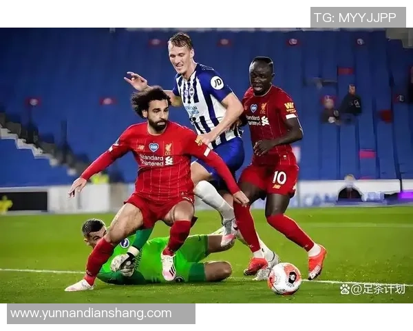 法兰克福与顿涅斯克的激烈对决展现足球魅力与战术智慧 法兰克福与顿涅斯克的激烈对决展现足球魅力与战术智慧